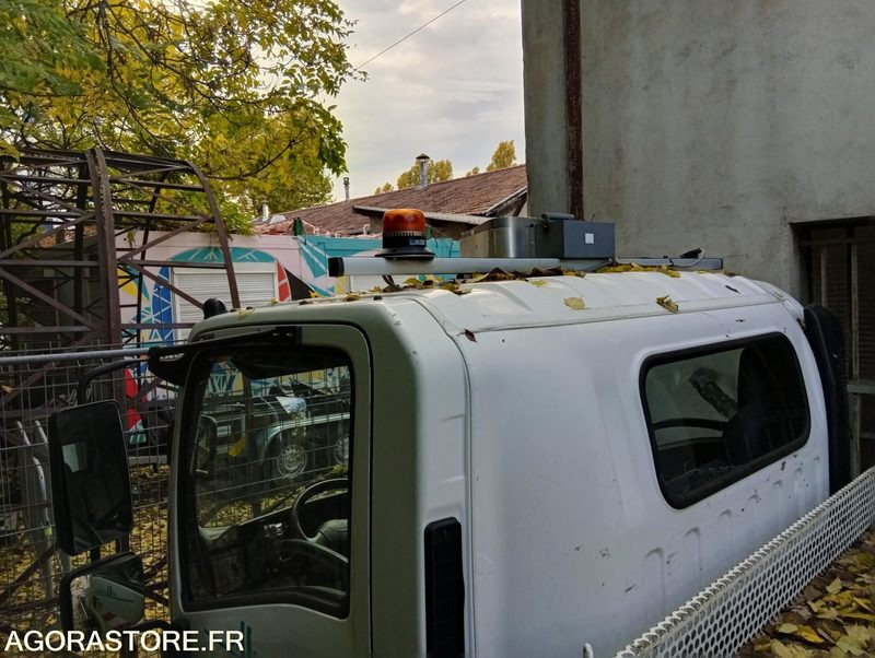 ISUZU - 2012 - 76617kms - Camion: photos 2 ISUZU - 2012 - 76617kms - Camion: photos 2