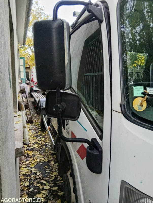 ISUZU - 2012 - 76617kms - Camion: photos 5 ISUZU - 2012 - 76617kms - Camion: photos 5