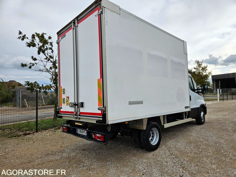 IVECO DAILY 72C21 PORTE VIANDE FRIGORIFIQUE - 2017 - Camion: photos 2 IVECO DAILY 72C21 PORTE VIANDE FRIGORIFIQUE - 2017 - Camion: photos 2