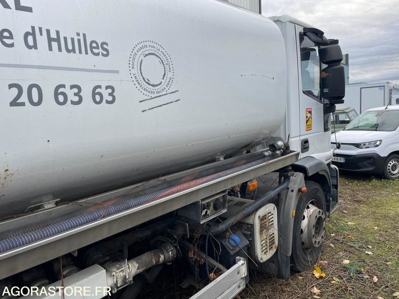 Iveco 190EL28 19t citerne - 2008 - 640748kms - export only - Camion: photos 4 Iveco 190EL28 19t citerne - 2008 - 640748kms - export only - Camion: photos 4