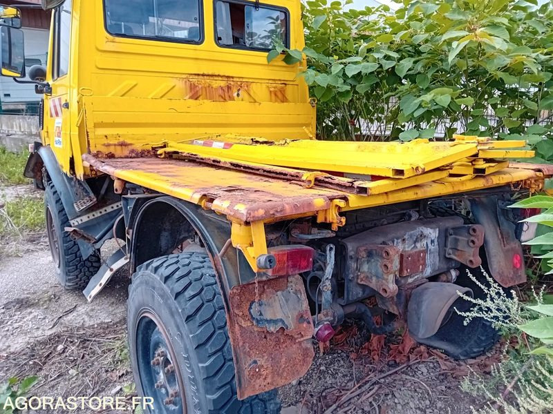 MERCEDES UNIMOG 5721-XK-68 - Camion: photos 2 MERCEDES UNIMOG 5721-XK-68 - Camion: photos 2