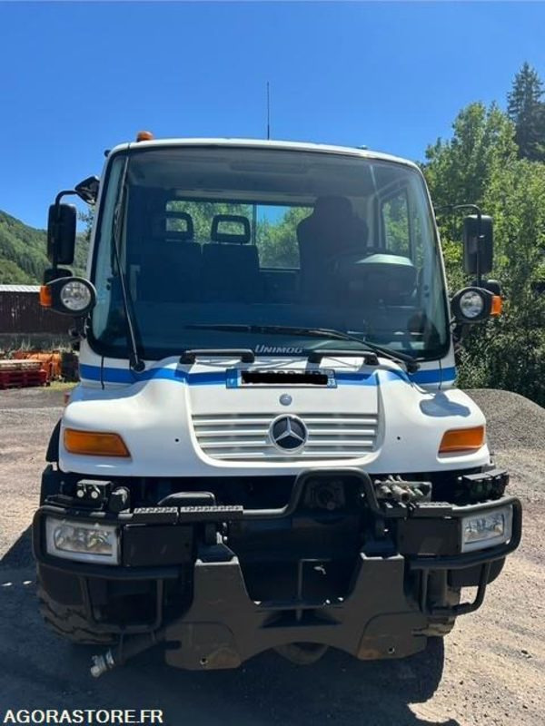 MERCEDES UNIMOG U300 - Camion: photos 3 MERCEDES UNIMOG U300 - Camion: photos 3