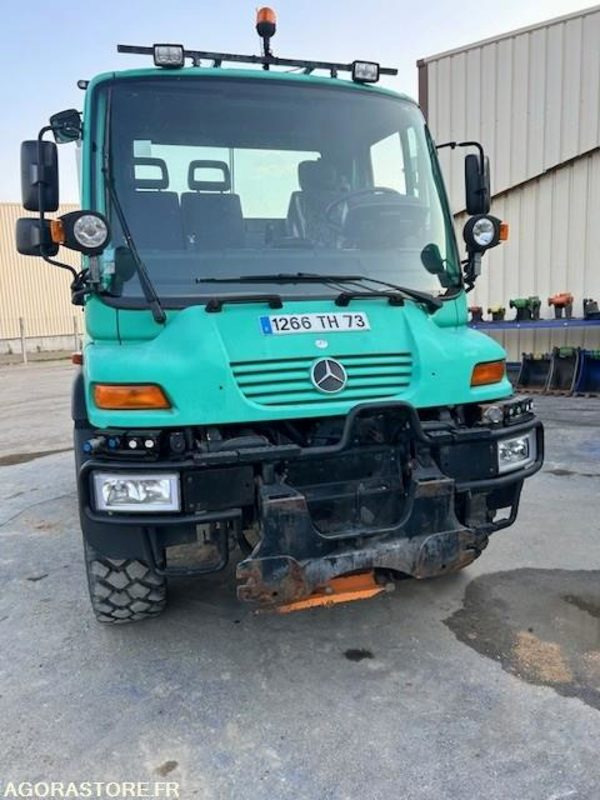 MERCEDES UNIMOG U300C VERSION COMMUNALE 2000 97652 KM - Camion: photos 1 MERCEDES UNIMOG U300C VERSION COMMUNALE 2000 97652 KM - Camion: photos 1