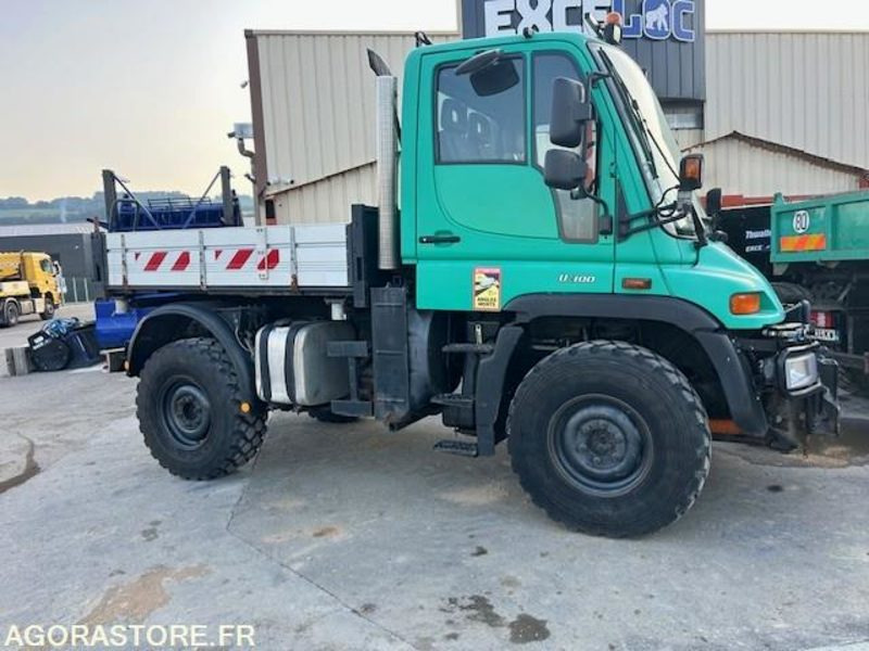 MERCEDES UNIMOG U300C VERSION COMMUNALE 2000 97652 KM - Camion: photos 2 MERCEDES UNIMOG U300C VERSION COMMUNALE 2000 97652 KM - Camion: photos 2