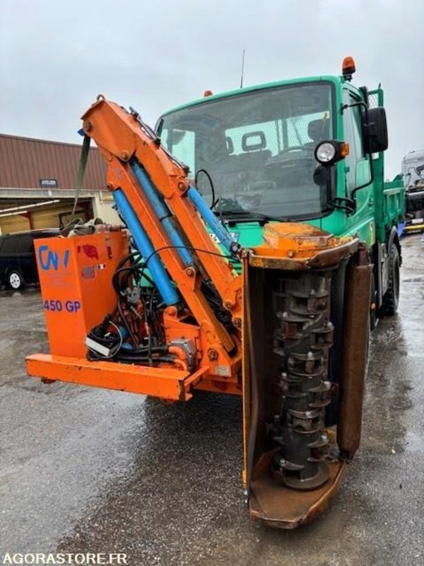 MERCEDES UNIMOG U300C VERSION COMMUNALE 2003 38210 KM + EPAREUSE CMV 450GP - Camion: photos 2 MERCEDES UNIMOG U300C VERSION COMMUNALE 2003 38210 KM + EPAREUSE CMV 450GP - Camion: photos 2