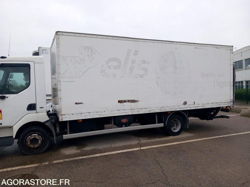 PORTEUR RENAULT MIDLUM - 2005 - 282789 Kms - Camion: photos 1 PORTEUR RENAULT MIDLUM - 2005 - 282789 Kms - Camion: photos 1