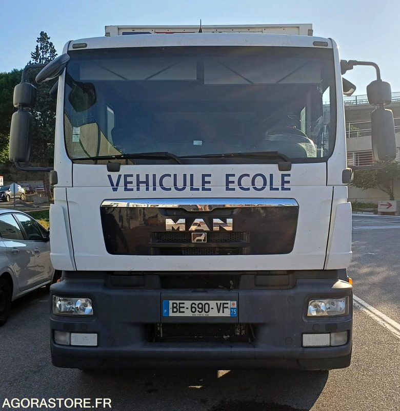 Porteur MAN TGM 18.290 de 2010/458000 kms - BE-690-VF (3822) - Camion: photos 1 Porteur MAN TGM 18.290 de 2010/458000 kms - BE-690-VF (3822) - Camion: photos 1