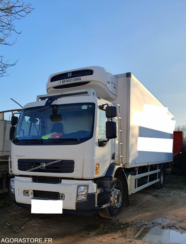 Porteur Volvo frigo - Camion: photos 1 Porteur Volvo frigo - Camion: photos 1