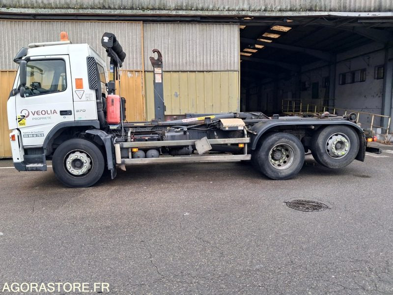 R51857-PORTEUR POLYBENNE VOLVO FM 370-ANNÉE 2010-BRAS GUIMA PALFINGER-502085 KM - Camion: photos 2 R51857-PORTEUR POLYBENNE VOLVO FM 370-ANNÉE 2010-BRAS GUIMA PALFINGER-502085 KM - Camion: photos 2