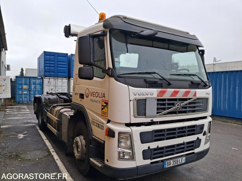 R51857-PORTEUR POLYBENNE VOLVO FM 370-ANNÉE 2010-BRAS GUIMA PALFINGER-502085 KM - Camion: photos 4 R51857-PORTEUR POLYBENNE VOLVO FM 370-ANNÉE 2010-BRAS GUIMA PALFINGER-502085 KM - Camion: photos 4