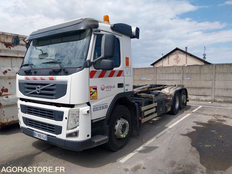 R52002-PORTEUR POLYBENNE VOLVO FM de 2011-BRAS GUIMA PALFINGER T18 - 576 225 Km. - Camion: photos 1 R52002-PORTEUR POLYBENNE VOLVO FM de 2011-BRAS GUIMA PALFINGER T18 - 576 225 Km. - Camion: photos 1