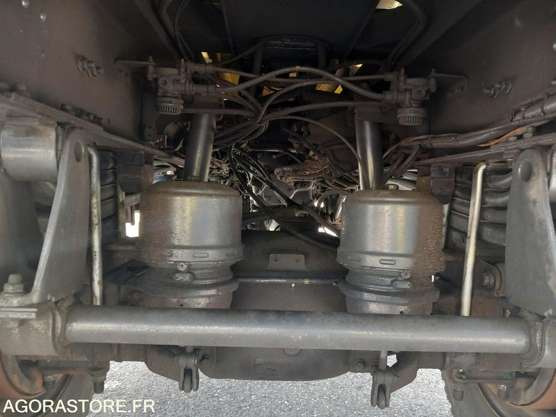 RENAULT KERAX 370 DCI AVEC BI-BENNE (KR0108) - Camion: photos 5 RENAULT KERAX 370 DCI AVEC BI-BENNE (KR0108) - Camion: photos 5
