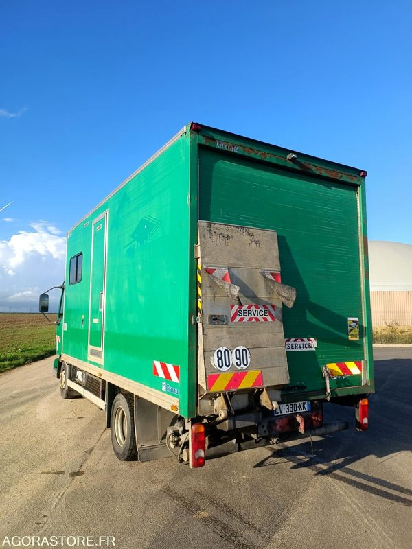 Renault Midlum 180 dci - VASP Base vie - 9 places - NON ROULANT - Camion: photos 2 Renault Midlum 180 dci - VASP Base vie - 9 places - NON ROULANT - Camion: photos 2