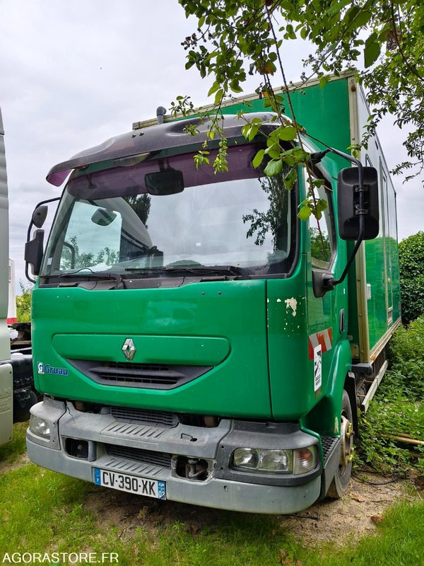 Renault Midlum 180 dci - VASP Base vie - 9 places - NON ROULANT - Camion: photos 3 Renault Midlum 180 dci - VASP Base vie - 9 places - NON ROULANT - Camion: photos 3