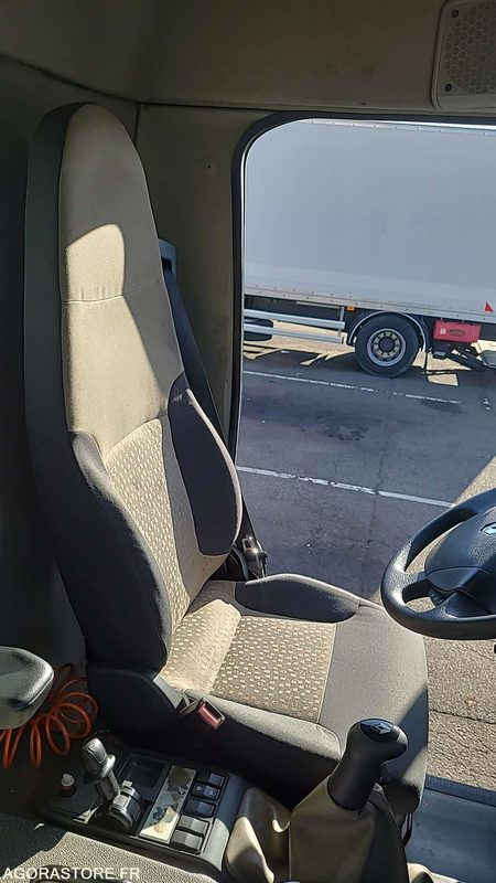 Renault Premium 380 - 2011 - 97052kms - BL645KD - Camion: photos 2 Renault Premium 380 - 2011 - 97052kms - BL645KD - Camion: photos 2