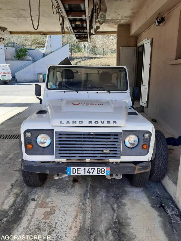 Camion hydrocureur LAND ROVER Defender - 2014 / 142 462 KM - Pick-up: photos 2 Camion hydrocureur LAND ROVER Defender - 2014 / 142 462 KM - Pick-up: photos 2