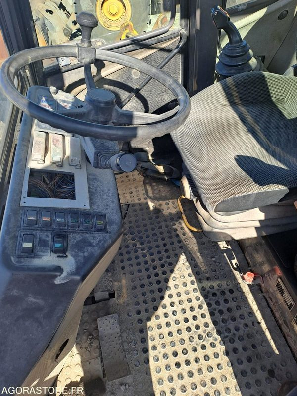 Chargeuse AHLMANN AS200 - 1999 / 6926 HEURES (MMF818/MD351) - Bulldozer: photos 4 Chargeuse AHLMANN AS200 - 1999 / 6926 HEURES (MMF818/MD351) - Bulldozer: photos 4