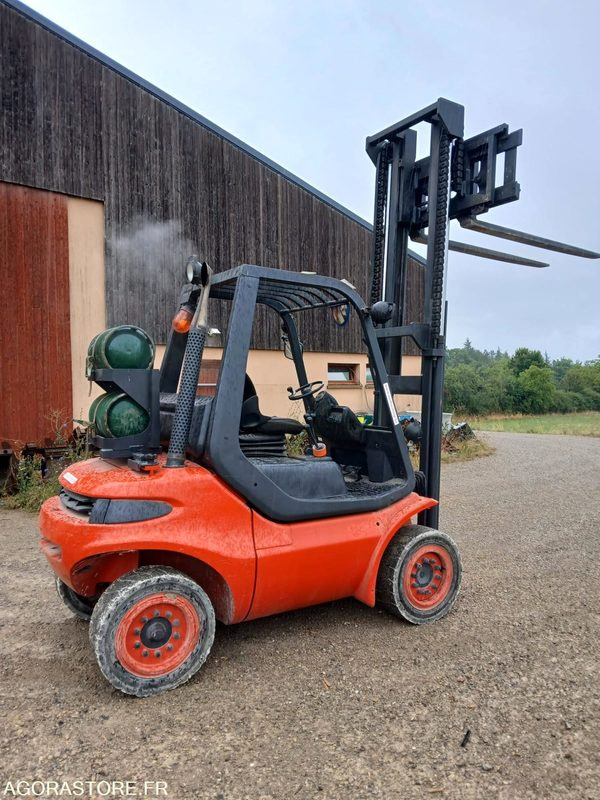 Chariot élévateur Fenwick Linde H35T 3.5T - Chariot élévateur à gaz: photos 1 Chariot élévateur Fenwick Linde H35T 3.5T - Chariot élévateur à gaz: photos 1