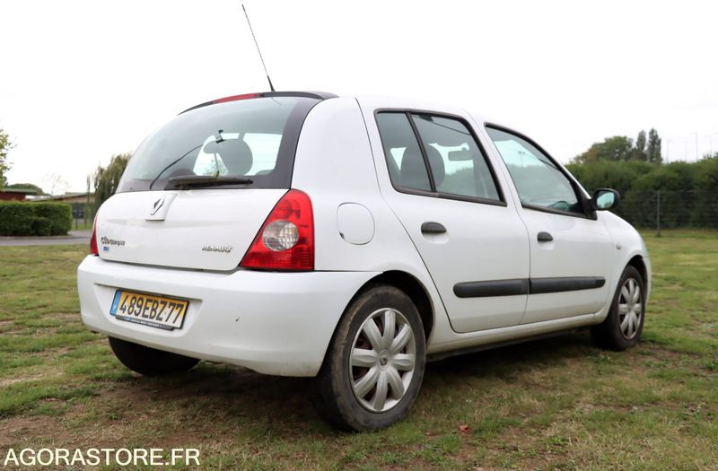 Clio 2 diesel - Voiture: photos 2 Clio 2 diesel - Voiture: photos 2