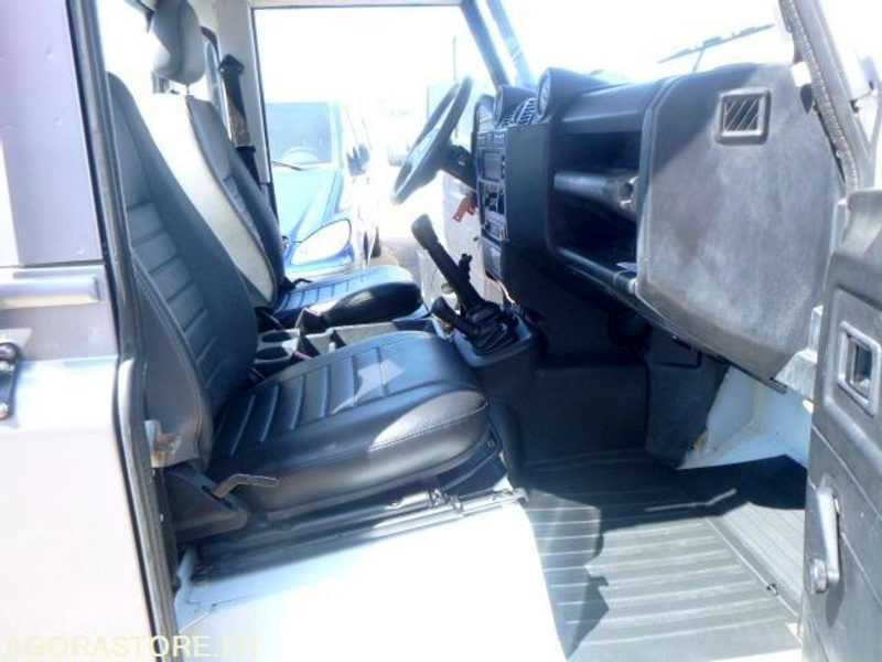 DEFENDER -Land Rover - 2011 - 131930km - 122ch - BON ETAT - SUV: photos 5 DEFENDER -Land Rover - 2011 - 131930km - 122ch - BON ETAT - SUV: photos 5