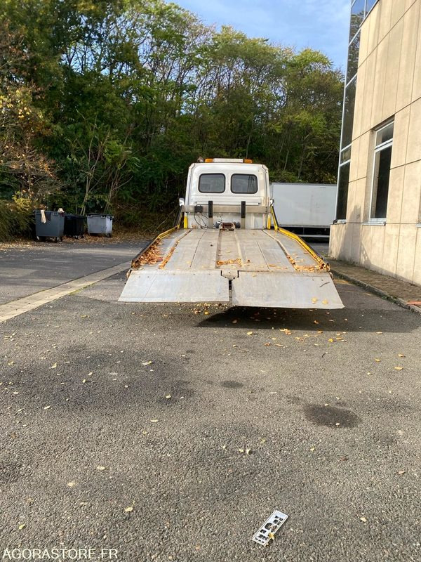 DEPANNEUSE RENAULT 187000 KM - Utilitaire benne: photos 4 DEPANNEUSE RENAULT 187000 KM - Utilitaire benne: photos 4