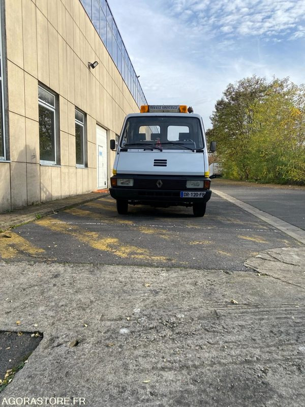 DEPANNEUSE RENAULT 187000 KM - Utilitaire benne: photos 2 DEPANNEUSE RENAULT 187000 KM - Utilitaire benne: photos 2