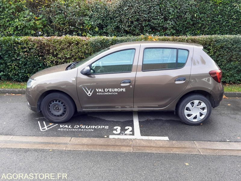 Dacia SADERO - Voiture: photos 1 Dacia SADERO - Voiture: photos 1