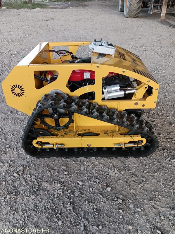 Debroussailleuse radiocommandée - Matériel de jardinage: photos 3 Debroussailleuse radiocommandée - Matériel de jardinage: photos 3