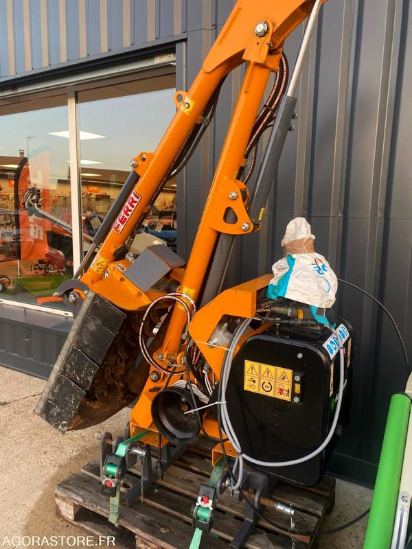 Epareuse Ferri t320 - Excellent Etat - Matériel de jardinage: photos 1 Epareuse Ferri t320 - Excellent Etat - Matériel de jardinage: photos 1