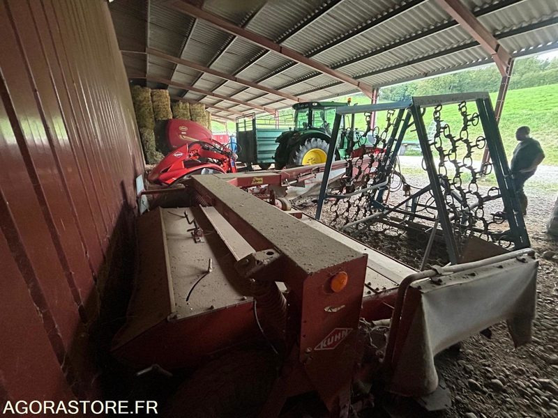 FAUCHEUSE TRAINEE KUHN FC300G 1995 AVEC CONDITIONNEUR - Faucheuse: photos 2 FAUCHEUSE TRAINEE KUHN FC300G 1995 AVEC CONDITIONNEUR - Faucheuse: photos 2