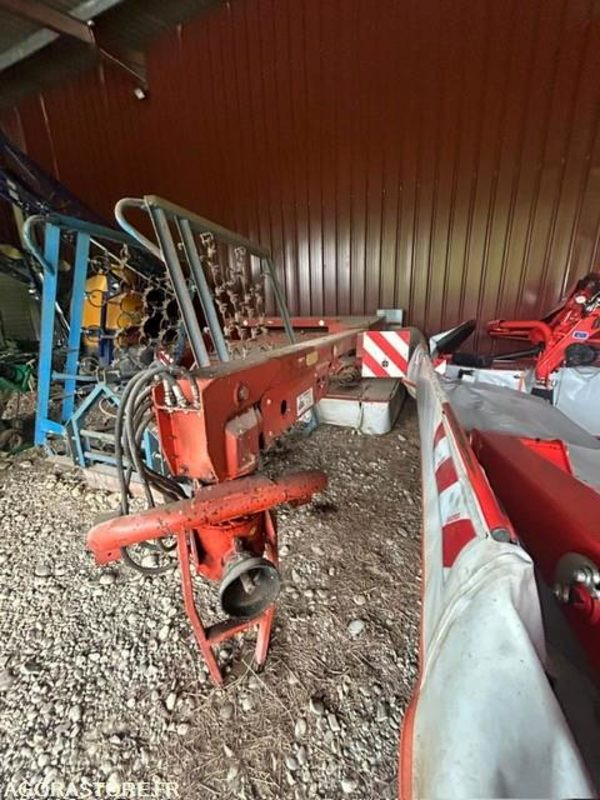 FAUCHEUSE TRAINEE KUHN FC300G 1995 AVEC CONDITIONNEUR - Faucheuse: photos 4 FAUCHEUSE TRAINEE KUHN FC300G 1995 AVEC CONDITIONNEUR - Faucheuse: photos 4