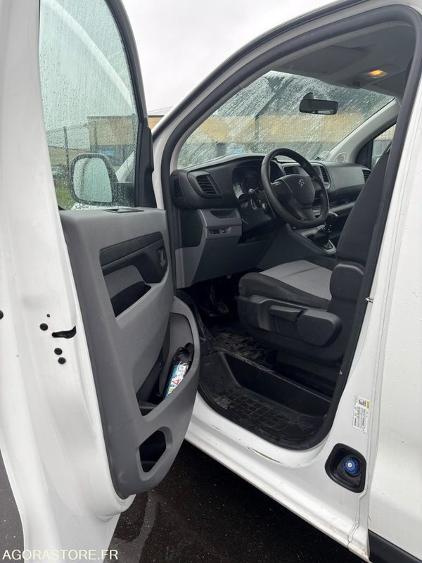FB-572-MX - Roulant - CITROEN JUMPY SPACE TOURER - VP - 218 682 Kms - Minibus, Transport de personnes: photos 5 FB-572-MX - Roulant - CITROEN JUMPY SPACE TOURER - VP - 218 682 Kms - Minibus, Transport de personnes: photos 5