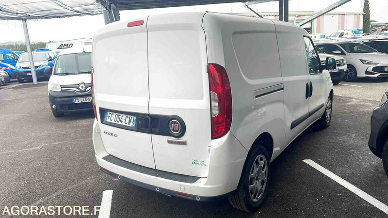 FIAT DOBLO - 2018 - 73197KM - FC054CW - Fourgonnette: photos 4 FIAT DOBLO - 2018 - 73197KM - FC054CW - Fourgonnette: photos 4