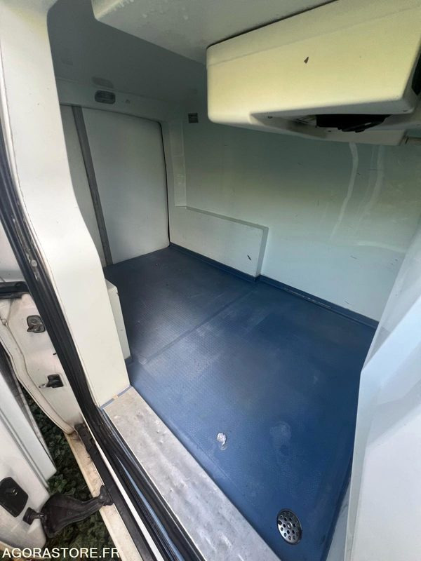 FIAT- SCUDO - 2015 - 350 000 KM - FRIGORIFIQUE MULTI TEMPERATURE - Utilitaire frigorifique: photos 4 FIAT- SCUDO - 2015 - 350 000 KM - FRIGORIFIQUE MULTI TEMPERATURE - Utilitaire frigorifique: photos 4