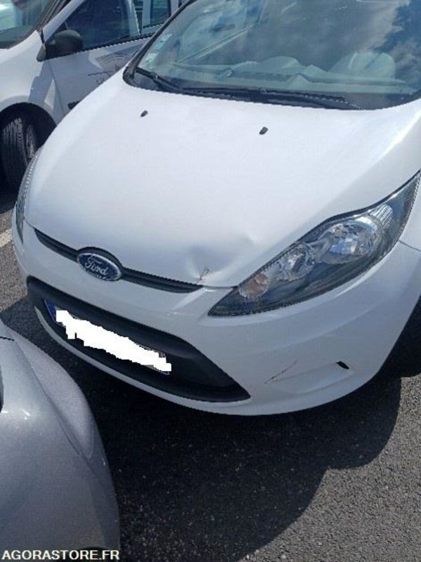 FORD FIESTA N°1 1.2 L– COULEUR BLANCHE - Voiture: photos 1 FORD FIESTA N°1 1.2 L– COULEUR BLANCHE - Voiture: photos 1