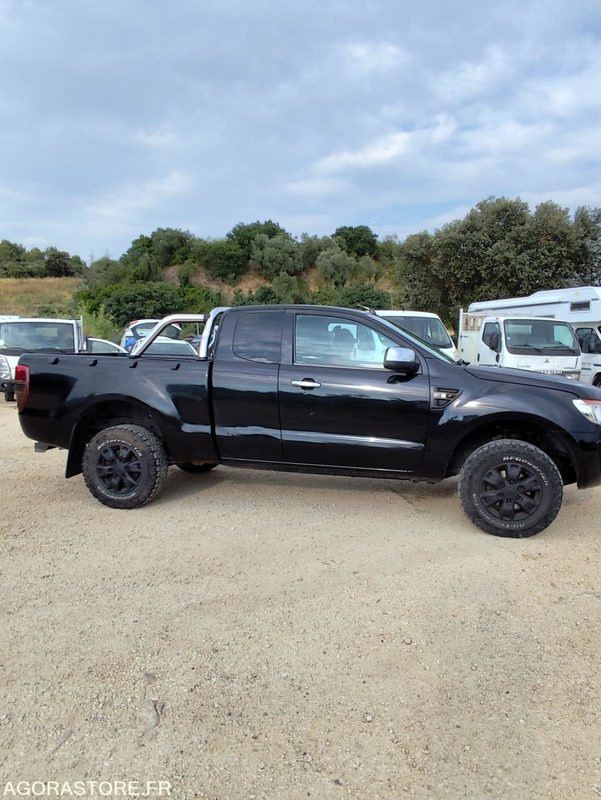 FORD RANGER XLT 2.2 TDCI 150CV EXTRA CABINE 4X4 - 2014 - 121060KMS - Pick-up: photos 3 FORD RANGER XLT 2.2 TDCI 150CV EXTRA CABINE 4X4 - 2014 - 121060KMS - Pick-up: photos 3