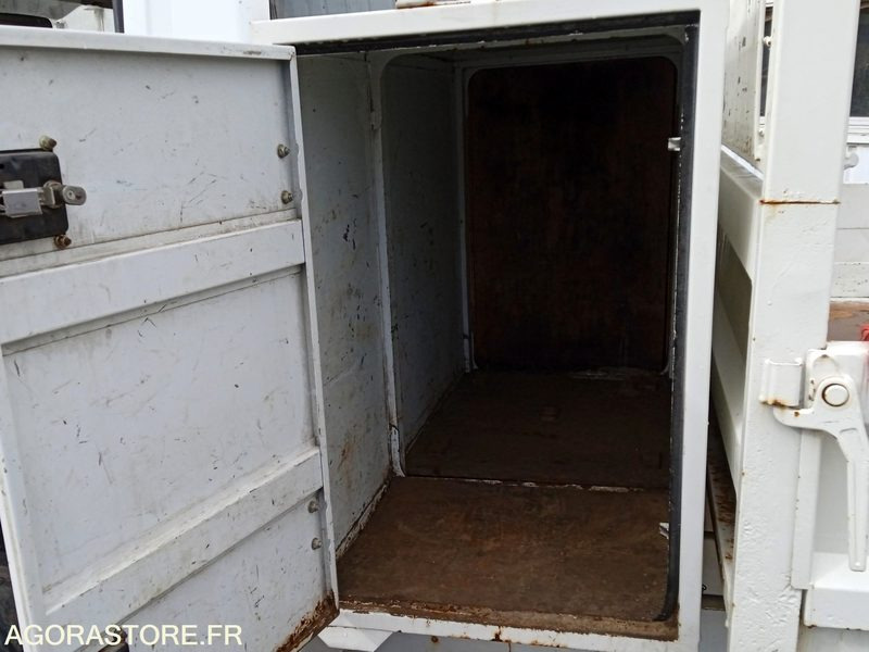 FORD TRANSIT BENNE ET COFFRE - 115cv BV Méca - Année 2008 - 147000kms - Utilitaire benne: photos 5 FORD TRANSIT BENNE ET COFFRE - 115cv BV Méca - Année 2008 - 147000kms - Utilitaire benne: photos 5