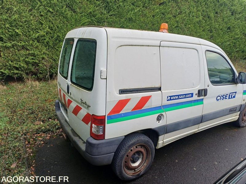 FOURGONNETTE - CITROEN - BERLINGO - 2011 / 292700 KM - BP142GK - Fourgonnette: photos 3 FOURGONNETTE - CITROEN - BERLINGO - 2011 / 292700 KM - BP142GK - Fourgonnette: photos 3