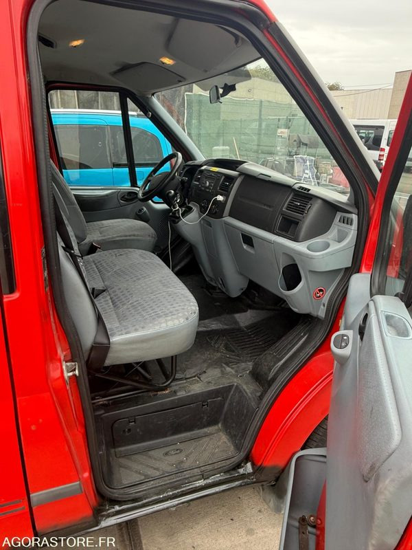 Ford - Minibus, Transport de personnes: photos 2 Ford - Minibus, Transport de personnes: photos 2