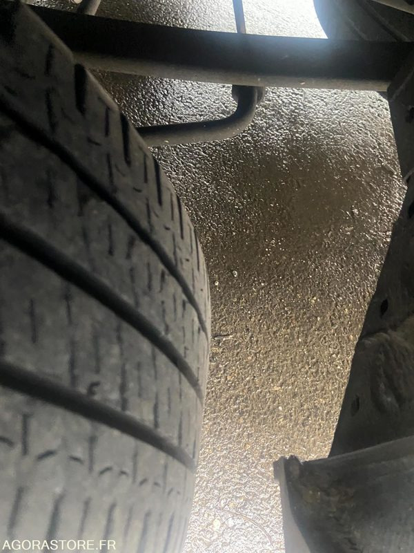 Fourgon Iveco Daily - 2017 - 80000 Kms - Fourgon utilitaire: photos 5 Fourgon Iveco Daily - 2017 - 80000 Kms - Fourgon utilitaire: photos 5