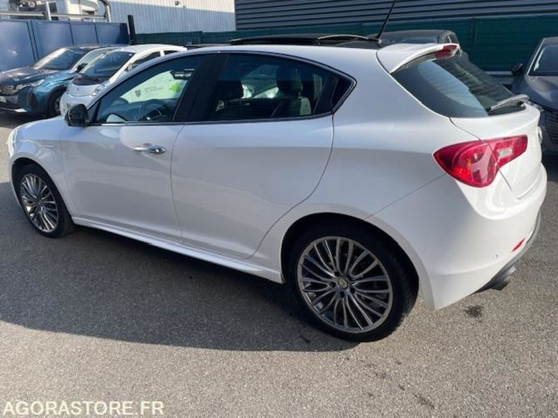 GIULIETTA LUSSO 1.4i TB 150cv S§S-12/2016-89360KM - Voiture: photos 2 GIULIETTA LUSSO 1.4i TB 150cv S§S-12/2016-89360KM - Voiture: photos 2