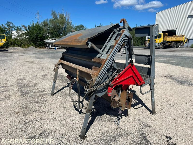 GRAVILLONNEUR ROLA 450 MAUGUIN D'OCCASION - Travaux routiers: photos 5 GRAVILLONNEUR ROLA 450 MAUGUIN D'OCCASION - Travaux routiers: photos 5