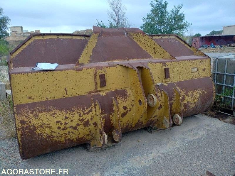 Godet CATERPILLAR - Outil/ Équipement: photos 1 Godet CATERPILLAR - Outil/ Équipement: photos 1