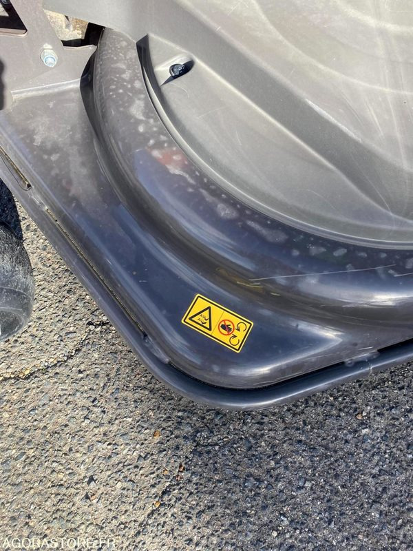 Husqvarna RC320TS 4x4 - Motofaucheuse: photos 4 Husqvarna RC320TS 4x4 - Motofaucheuse: photos 4