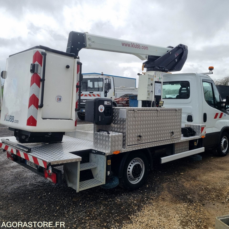 IVECO - 35S16 NACELLE - 2020 / 32000 KM / CT OK - Fourgon utilitaire: photos 3 IVECO - 35S16 NACELLE - 2020 / 32000 KM / CT OK - Fourgon utilitaire: photos 3