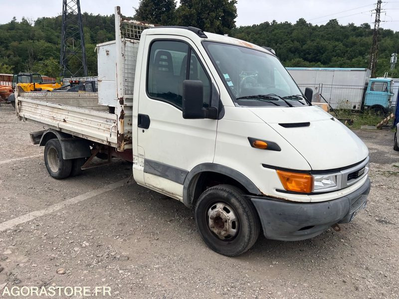 IVECO BENNE 35C12 - Utilitaire benne: photos 1 IVECO BENNE 35C12 - Utilitaire benne: photos 1