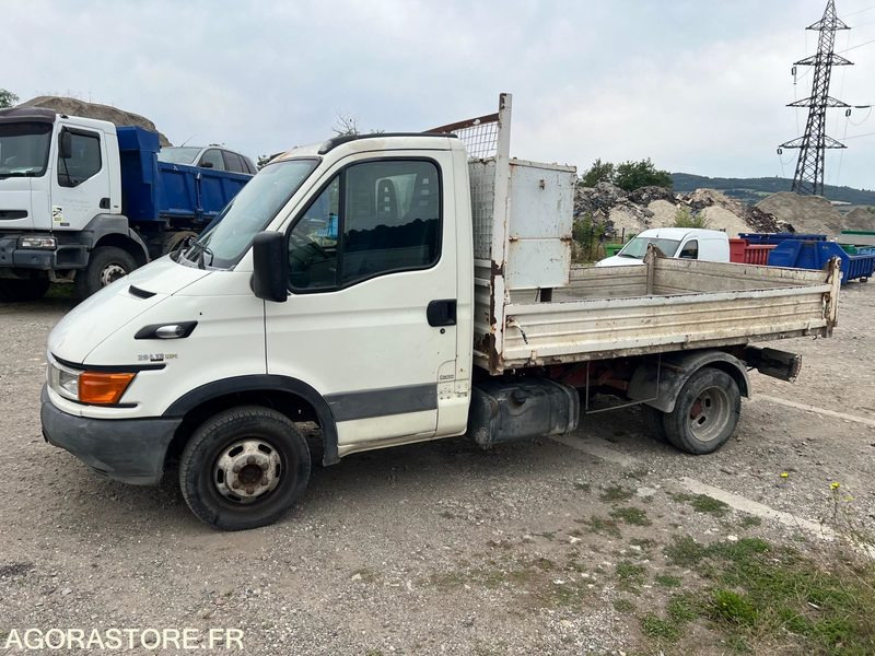 IVECO BENNE 35C12 - Utilitaire benne: photos 2 IVECO BENNE 35C12 - Utilitaire benne: photos 2