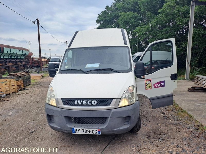 IVECO | DAILY | 2010 | 82193KM - Fourgon utilitaire: photos 1 IVECO | DAILY | 2010 | 82193KM - Fourgon utilitaire: photos 1