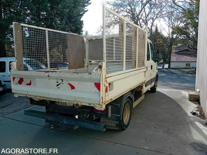 IVECO DAILY 35C15 BENNE 7 PLACES - Utilitaire benne: photos 4 IVECO DAILY 35C15 BENNE 7 PLACES - Utilitaire benne: photos 4