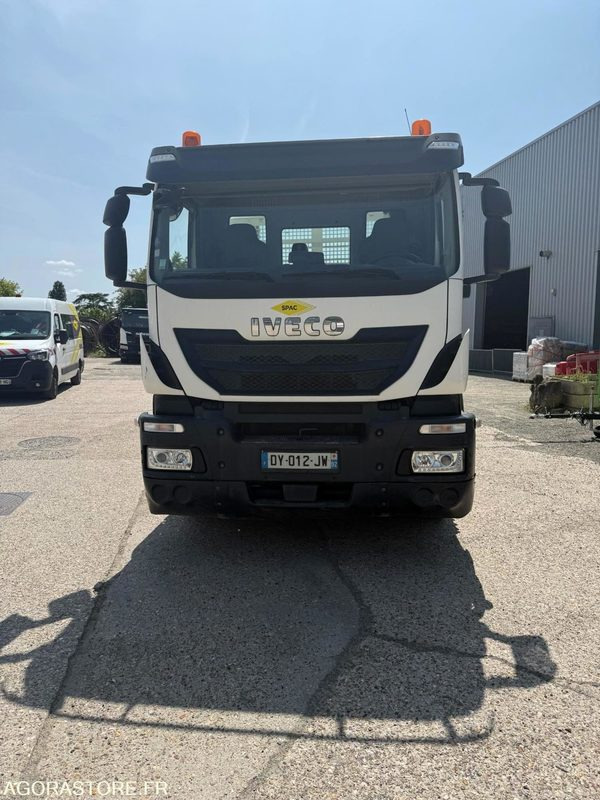 IVECO STRALIS MULTIBENNE 4x2 - 2015 / 61000KM - Camion multibenne: photos 4 IVECO STRALIS MULTIBENNE 4x2 - 2015 / 61000KM - Camion multibenne: photos 4
